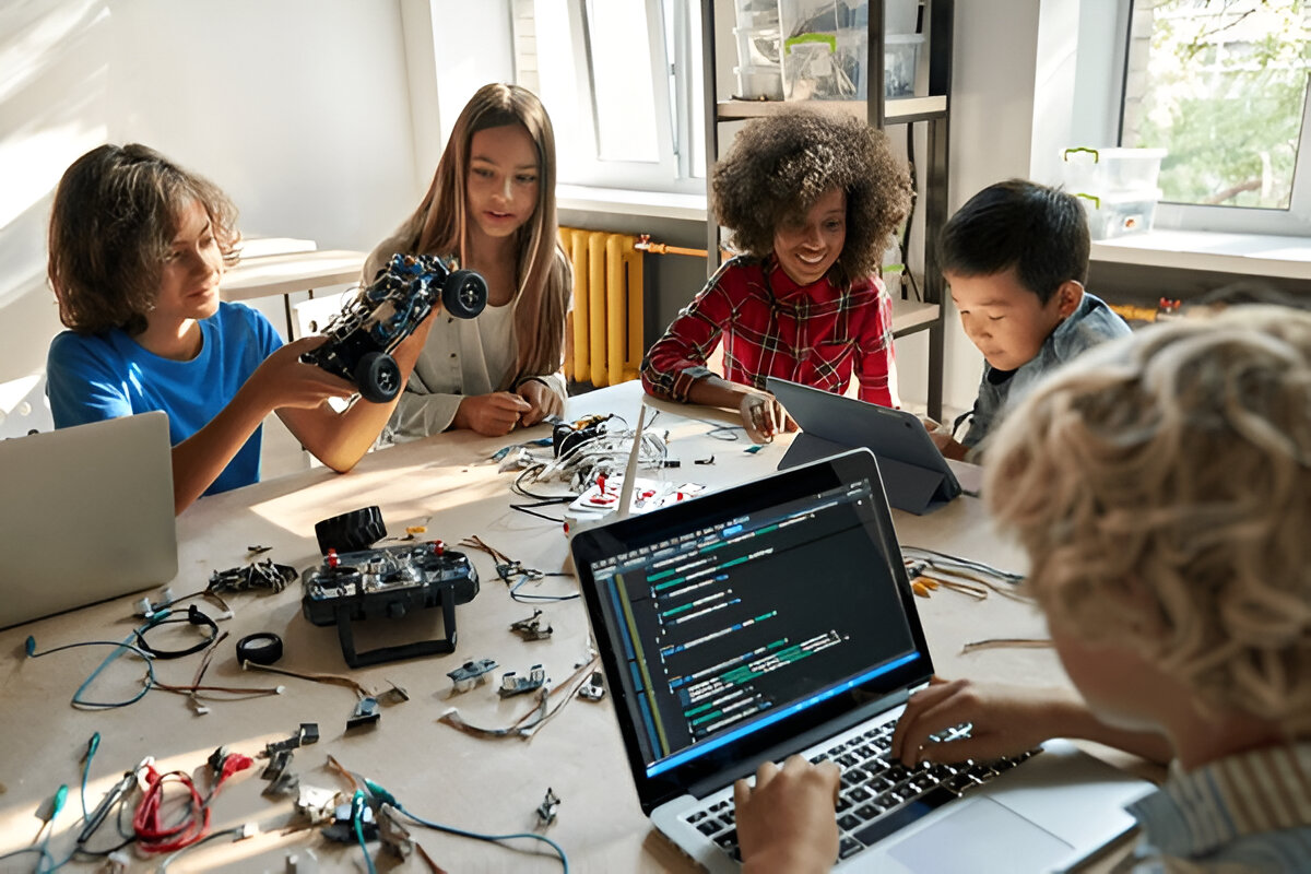 From Grading to Mentoring: The New Role of Teachers in an AI-Driven Classroom